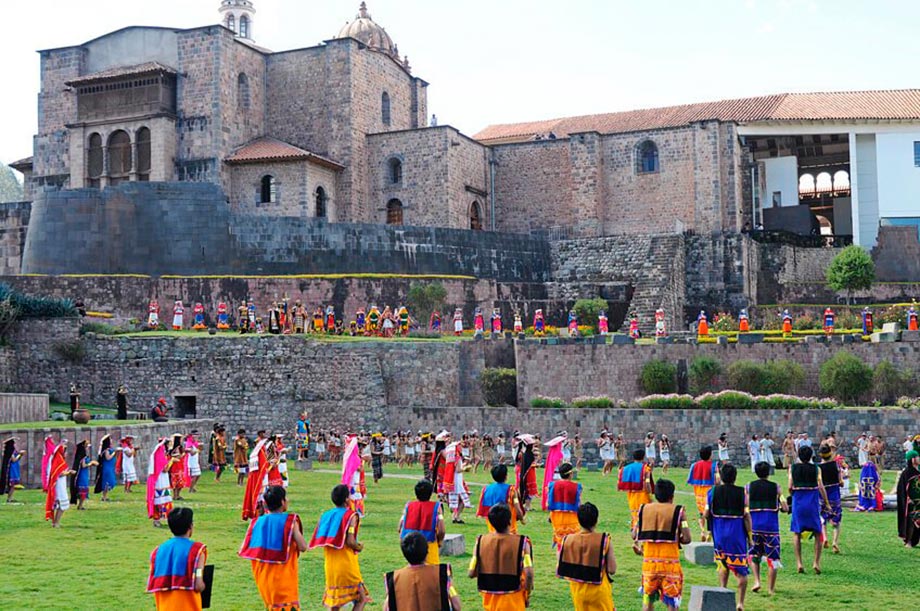 Festividad de Inti Raymi en Qorikancha