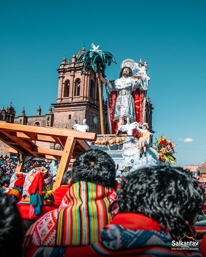 San Cristobal en la entrada del Corpus Christi Cusqueño