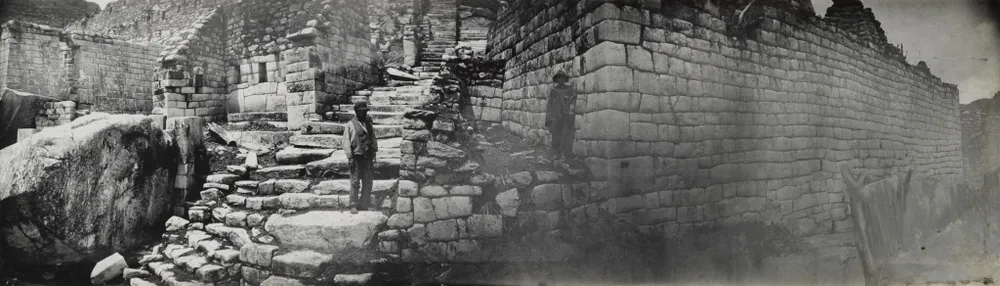 Escaleras de piedra en recinto principal de la ciudadela inca de Machu Picchu - NATGEO 