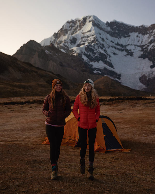 Mujeres en la caminata Ausnagate