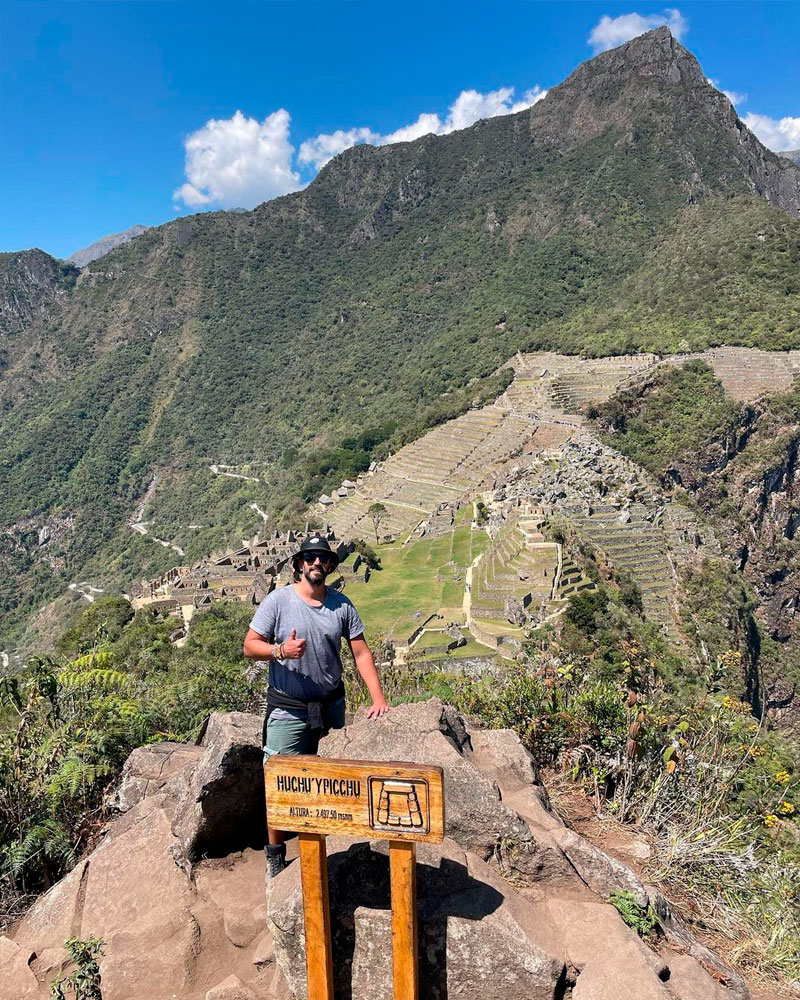 Turista en Huchuy Picchu