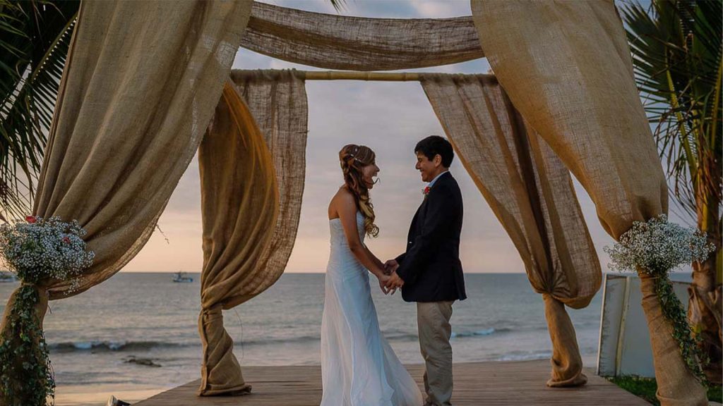 PHOTO BY: @OMARBERRWEDDINGPHOTOGRAPHY - PUNTA SAL, TUMBES 