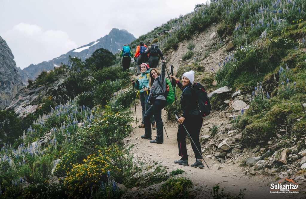 Caminar por las montañas andinas