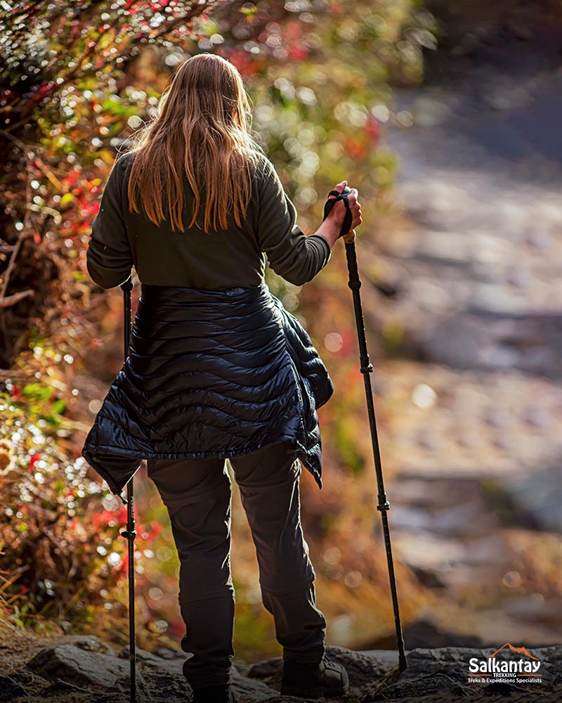 Fotografía de una turista en el Camino Inca a Machu Picchu