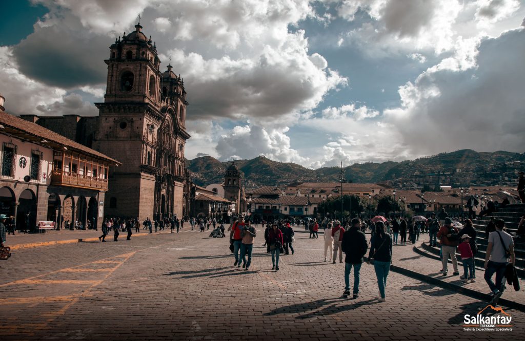 Imagen de la iglesia de Cusco el Jueves Santo