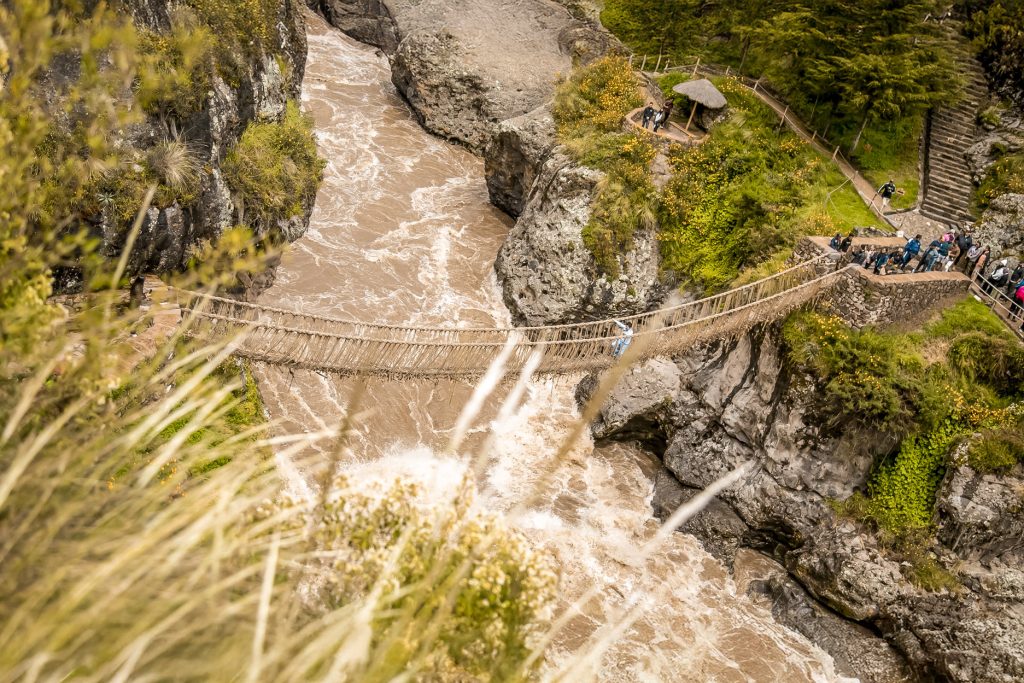 Vista panorámica del puente inca de Q'eswachaka