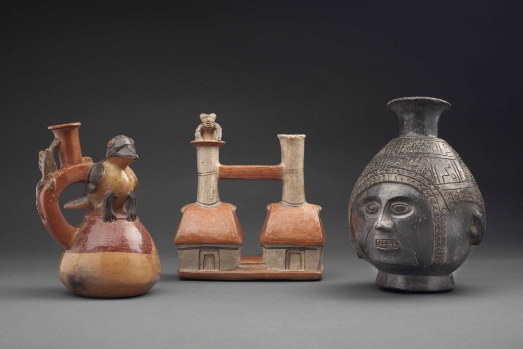 Cerámicas de souvenirs de la costa del Perú