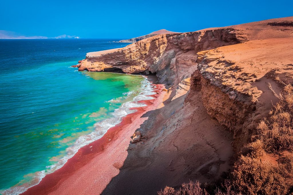 Reserva Nacional de Paracas, la Playa Roja