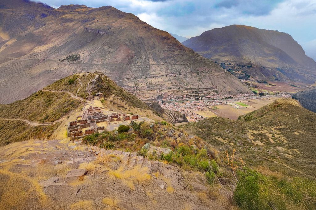 Vista panorámica del site arqueológico de Pisac