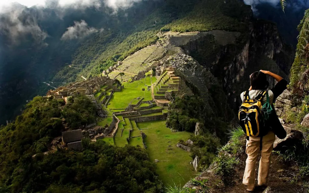 Vista panorámica en la montaña Huchuy Picchu con el boleto 3 de Machu Picchu