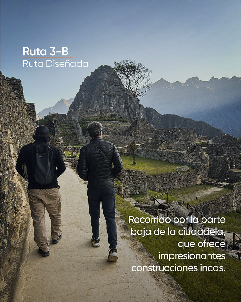 Ruta 3-B Machu Picchu, foto con vista desde la cima de la montaña Huayna Picchu