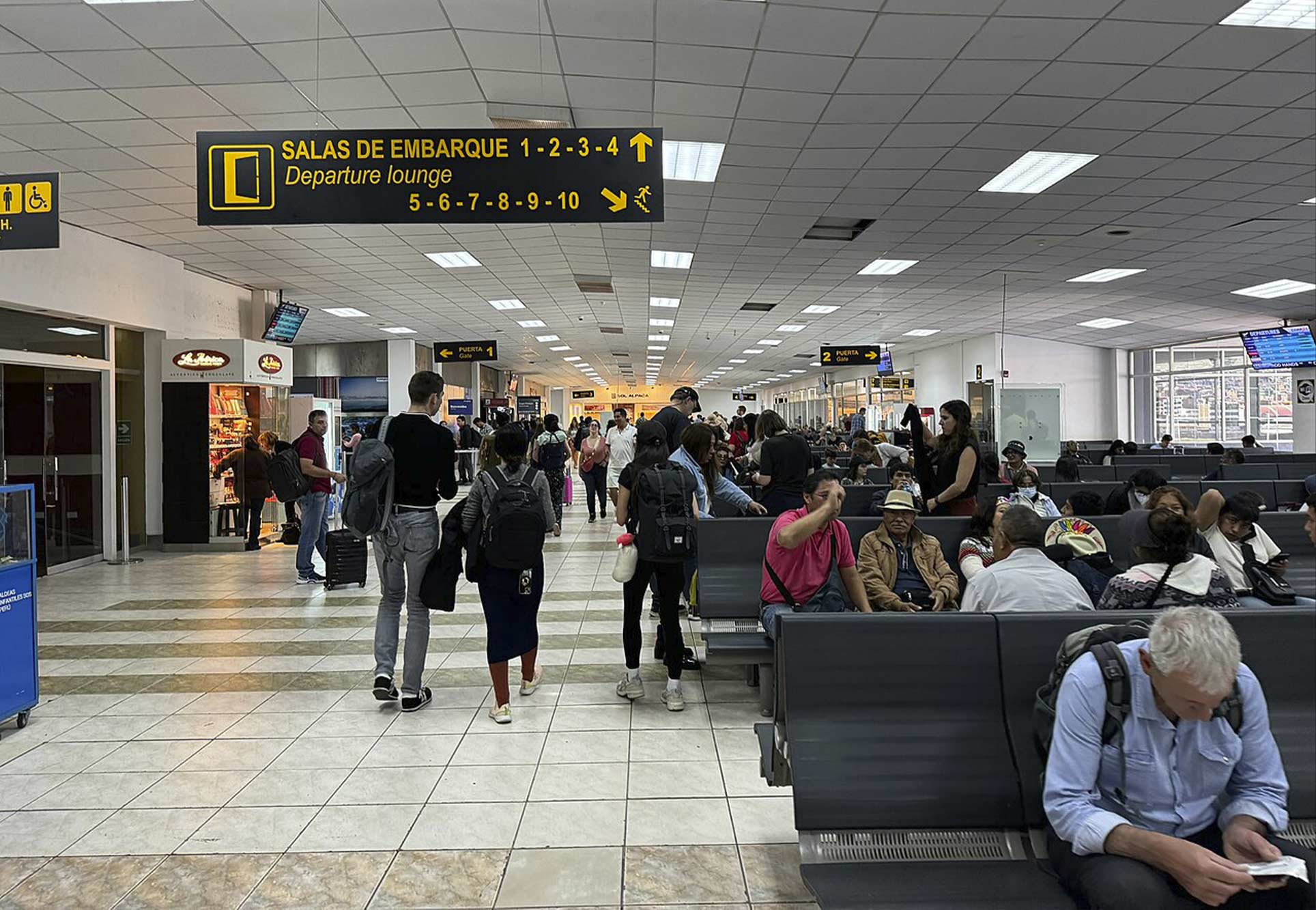 Aeropuerto en Cusco, sala de embarque