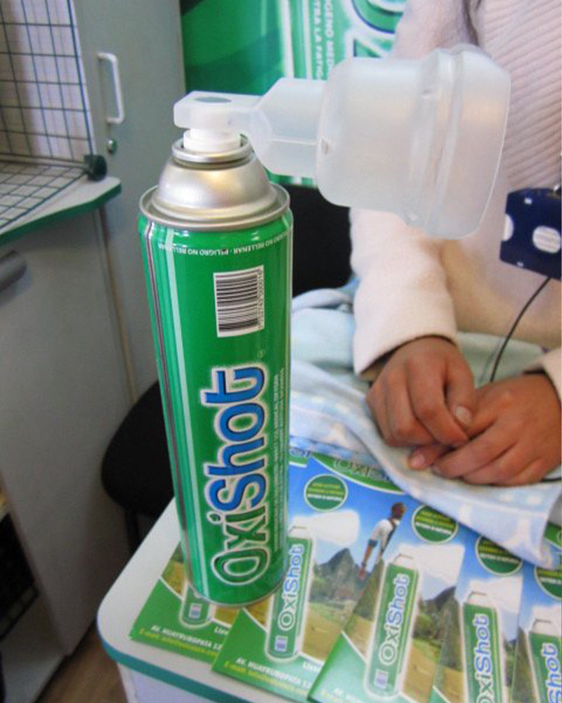 Botella de oxígeno en las clínicas de Machu Picchu Pueblo para combatir el mal de altura