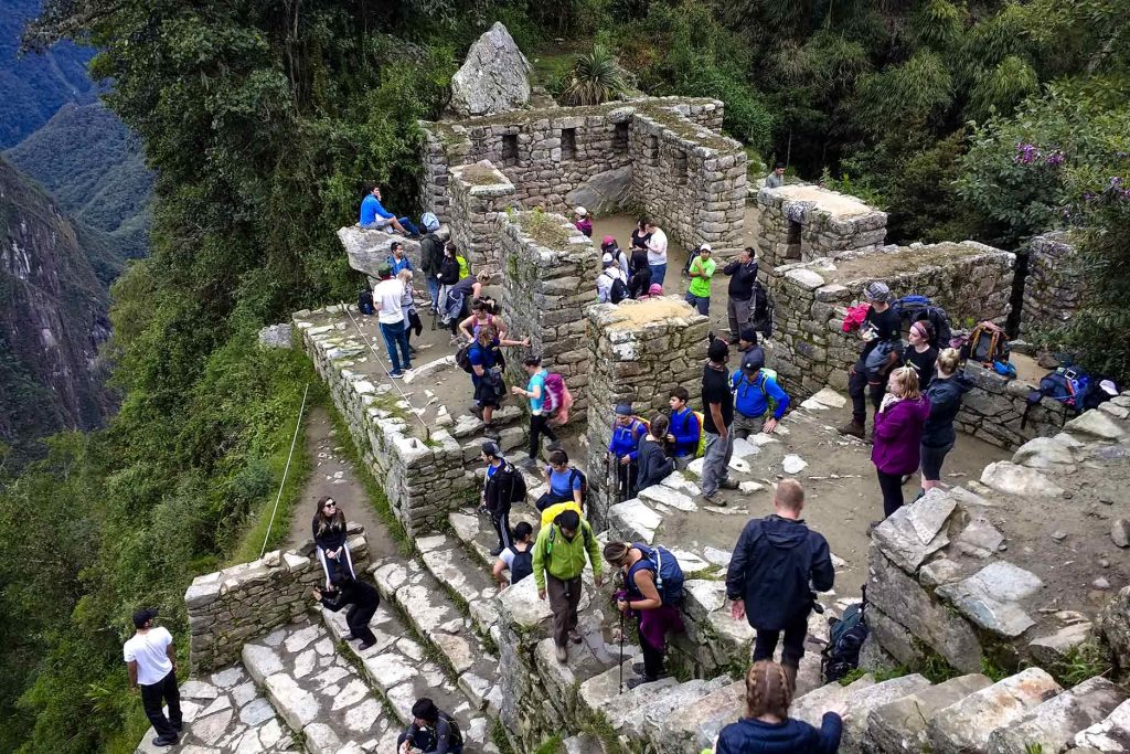 Inti Punku, de Machu Picchu, lleno de turistas en temporada alta