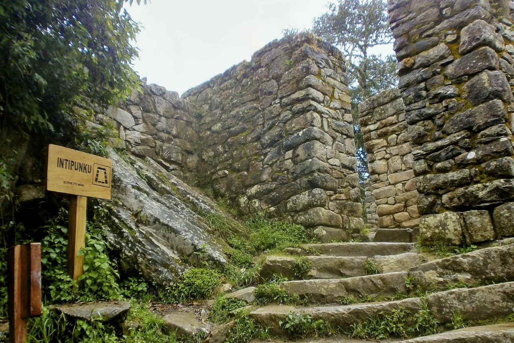Puerta de entrada al Inti Punku en Machu Picchu