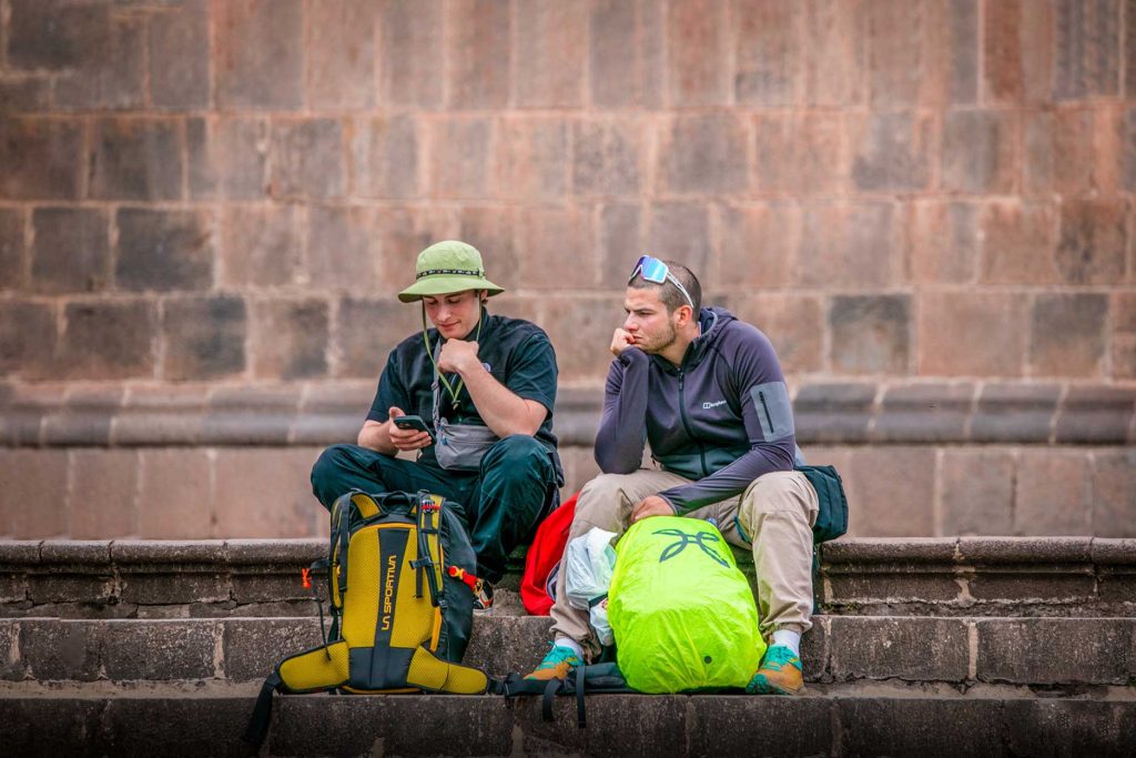 Turistas en la plaza de armas de cusco, altura