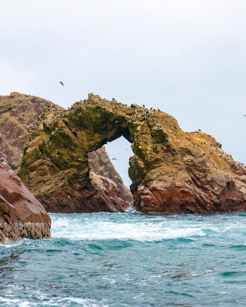 Arco natural en la Islas Ballestas en Paracas