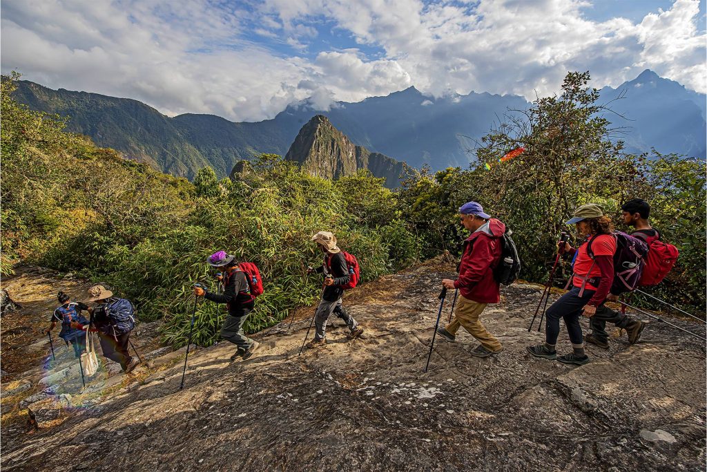 las personas que llegan a Machu Picchu por el Camino del Inca