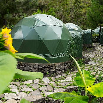 Campamento Jungle Domes