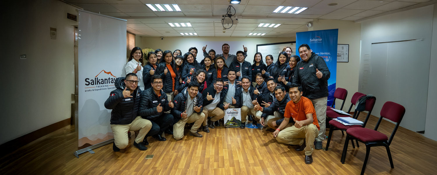 Equipo de operaciones de Salkantay Trekking en Cusco