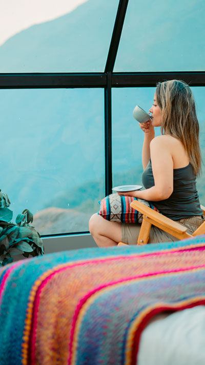 Glamping en Collpapampa, un campamento de lujo durante la caminata Salkantay a Machu Picchu, disfrutando de comodidad, paisajes impresionantes y la majestuosidad de los Andes peruanos.