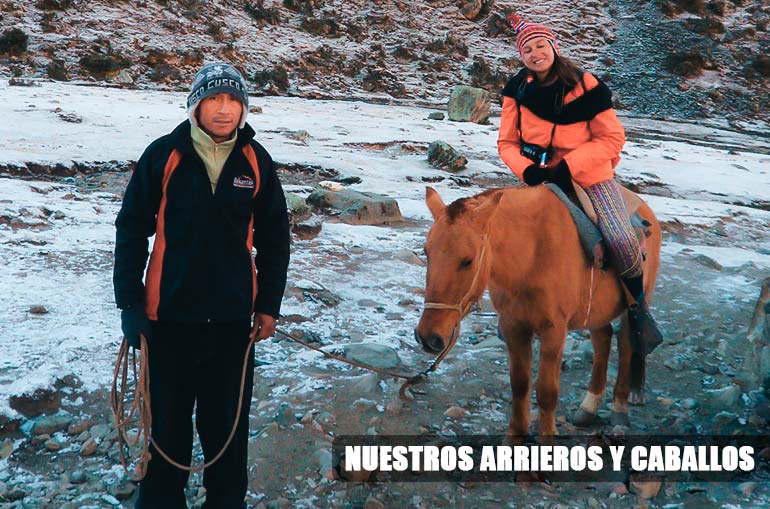 Nuestros arrieros y caballos en la ruta del Salkantay