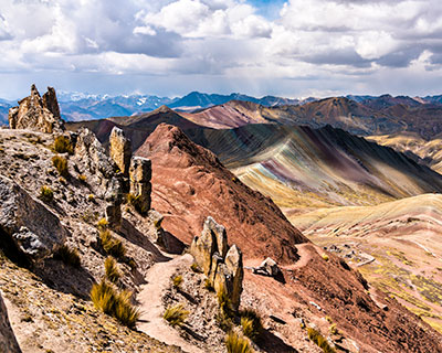 Asombroso bosque de rocas, descubra su significado y su relación con el nevado Ausangate.