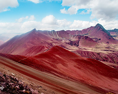 Caminata hacia el fascinante Valle Rojo (5.050 m / 16.568 pies).