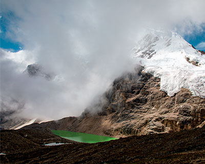 Disfrutar del paisaje más hermoso que se pueda imaginar y acercarse a enormes glaciares.