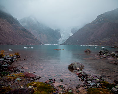 El lago Huayna Ausangate y disfrutar de un impresionante atardecer que arrojará su linda luz sobre las nieves.