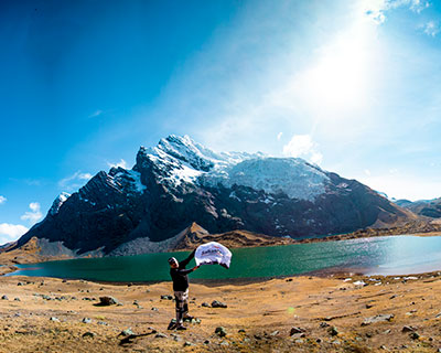 Laguna Hatun Pucacocha, donde se encuentra nuestro campamento.