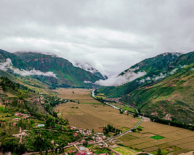 El Mirador Del Valle Sagrado. Este mirador sobre el valle le brindará la oportunidad perfecta para fotografiar la cordillera de los Andes y el Valle Sagrado juntos.