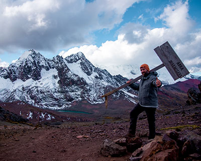 el paso Warmisaya a (4,985 m / 16,355 pies).