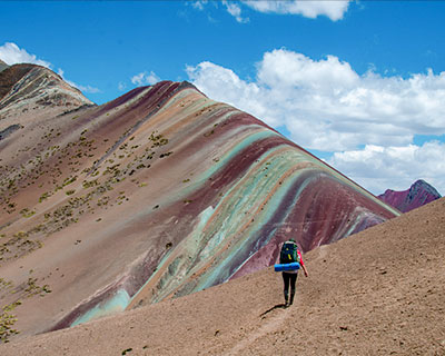Ver aparecer por primera vez la hermosa gama de colores de Vinicunca.
