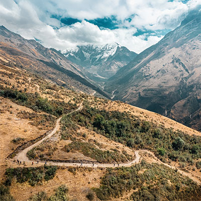 Impresionante vista panorámica del nevado y glaciar Humantay en la cordillera de los Andes, Cusco, Perú.